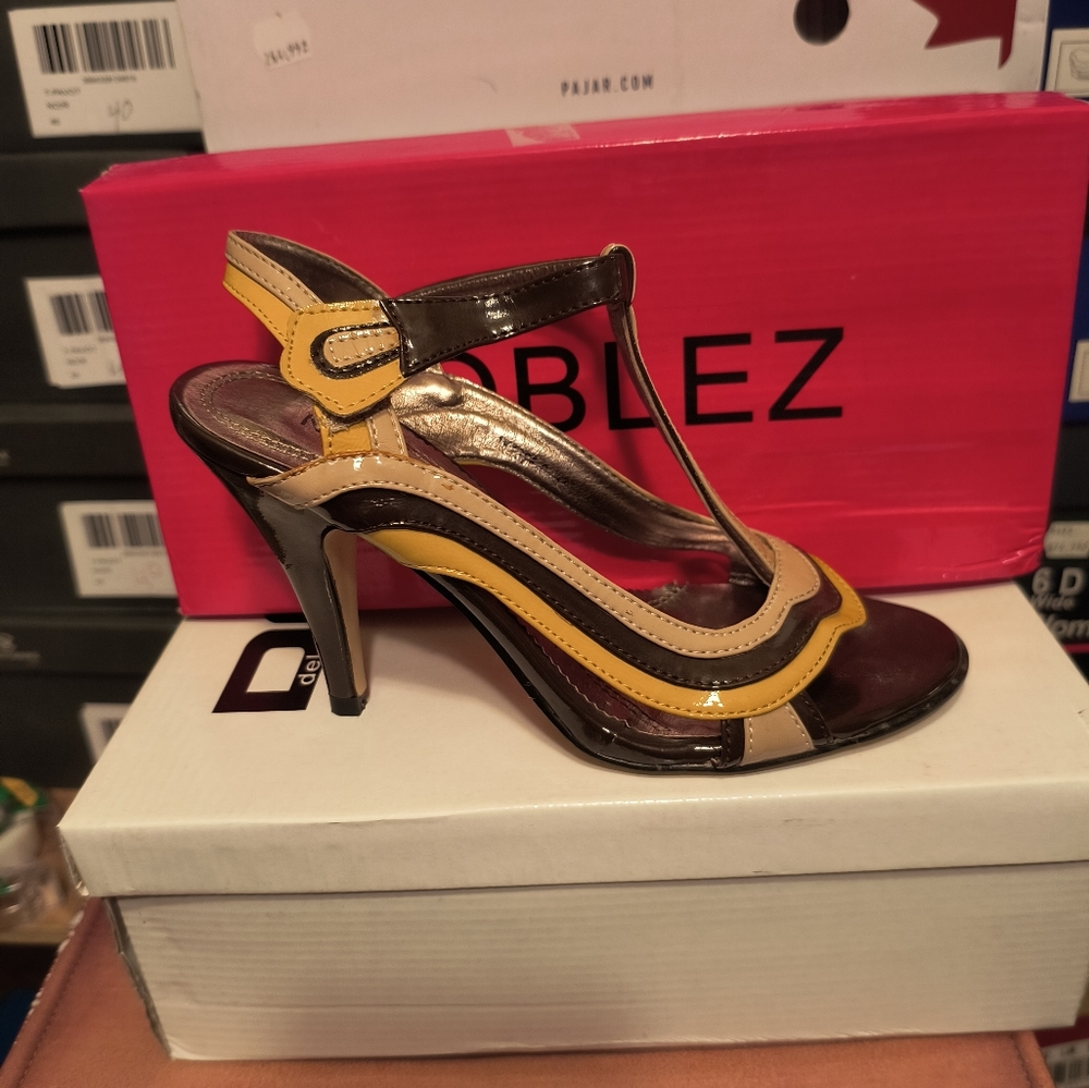 Ladies stylish fashion heels Special Price $40 size 37 new in the box.